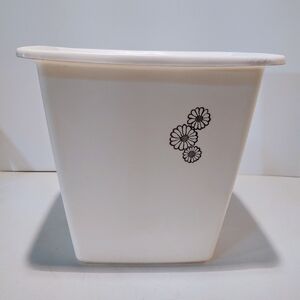 Vintage White Rubbermaid Small Trash/Waste Basket W/ Silver Flower Design